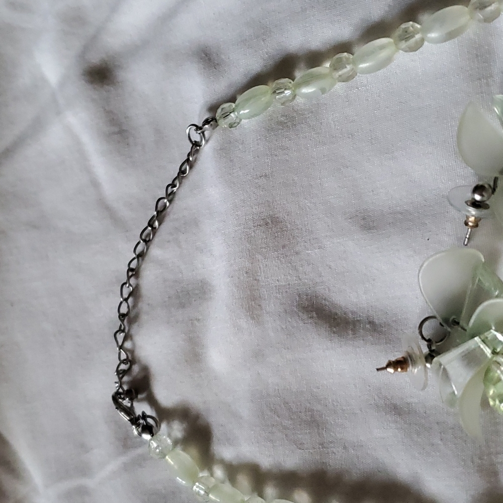 Jewelry - Picture 3 of 3